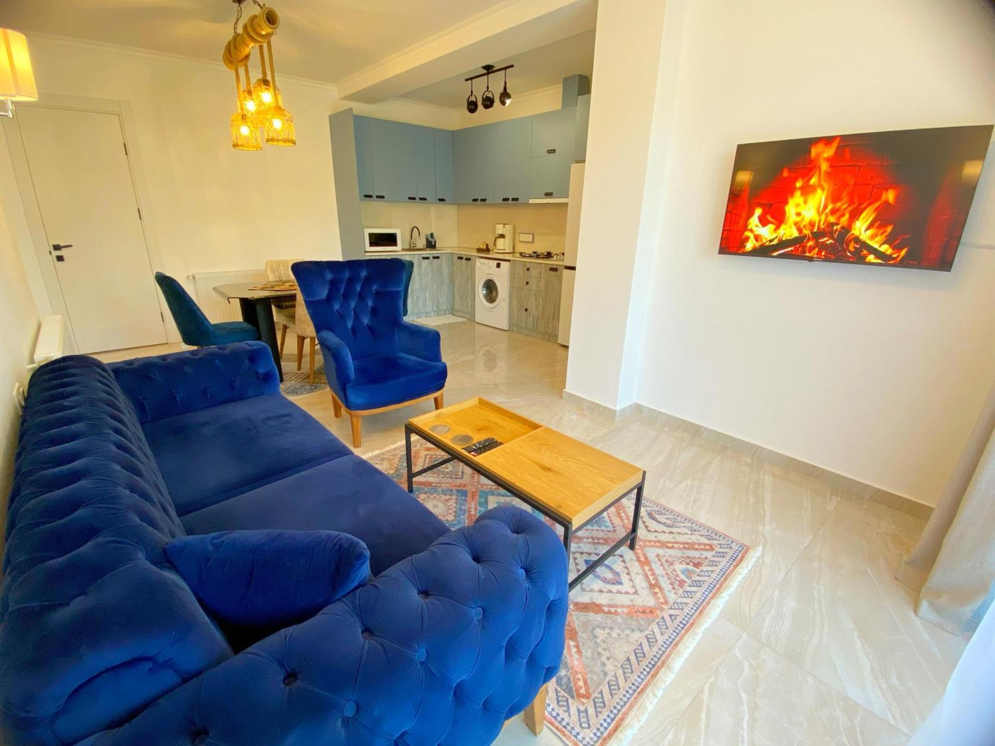 City Heart Luxury Apartment Kutaisi Bagian luar foto